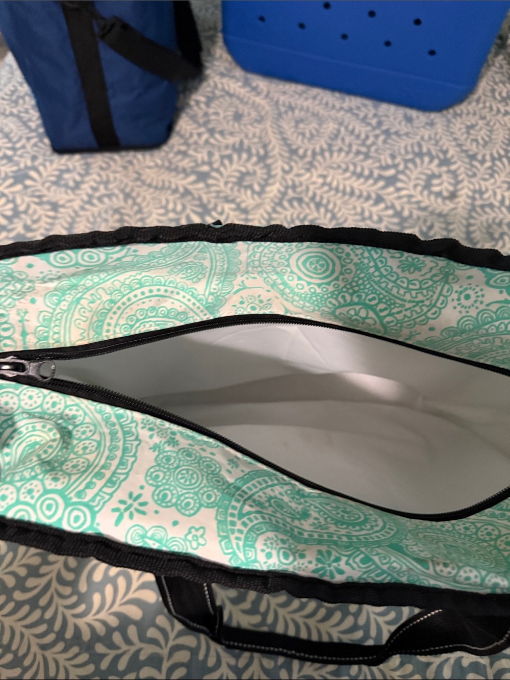 Scout Mint Paisley Pocket Organizer Tote - Picture 7 of 8
